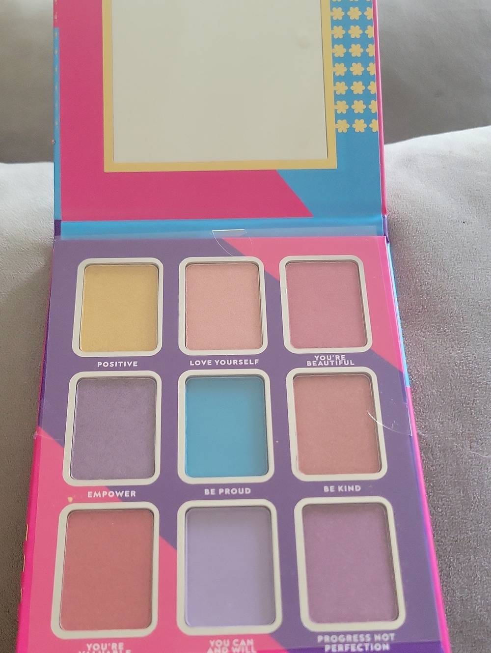 Eyeshadow palette by taste Beauty